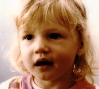 Foto Portret Sanne Gresnigt ongeveer 2 jaar oud